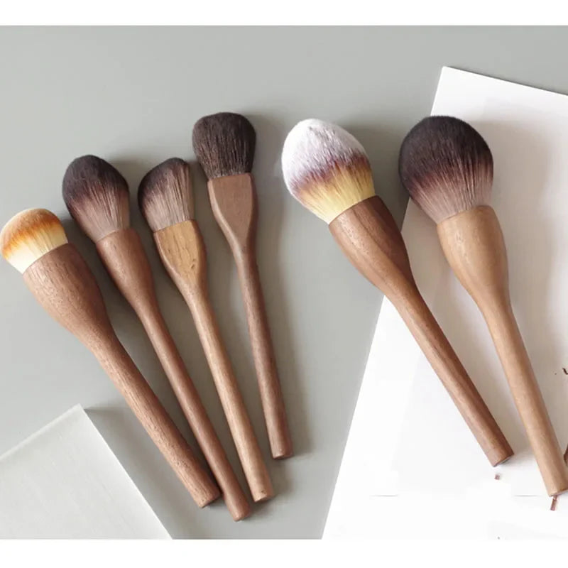 Karsyngirl Makeup Brush Wood Walnut Large Retro Powder Brushes Honey Loose Super Soft Beauty Gift for Girlfriend Make Up Tool