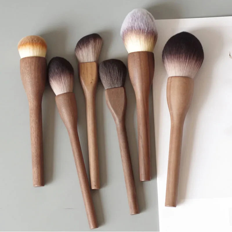 Karsyngirl Makeup Brush Wood Walnut Large Retro Powder Brushes Honey Loose Super Soft Beauty Gift for Girlfriend Make Up Tool