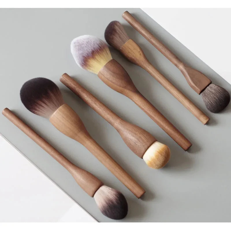 Karsyngirl Makeup Brush Wood Walnut Large Retro Powder Brushes Honey Loose Super Soft Beauty Gift for Girlfriend Make Up Tool
